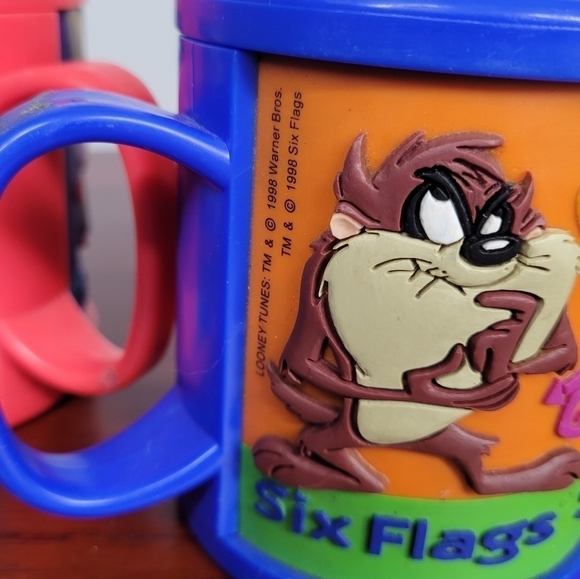 Vintage 1998 Six Flags Bugs Bunny and TAZ Tasmanian Devil Plastic Mugs‎ Retro - Picture 10 of 17